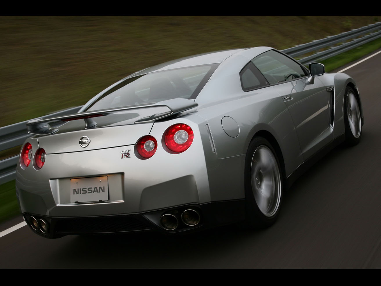 Nissan gtr 2009