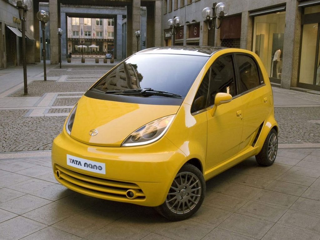 Tata Nano, care costa doar 2.500 de dolari, a fost cea mai ieftina masina din lume, dar asta nu i-a adus succesul scontat (Sursa foto: Tata Motors)