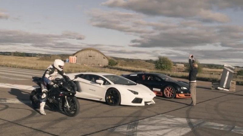 VIDEO: Liniuţă între un Bugatti, un Lamborghini şi o motocicletă BMW