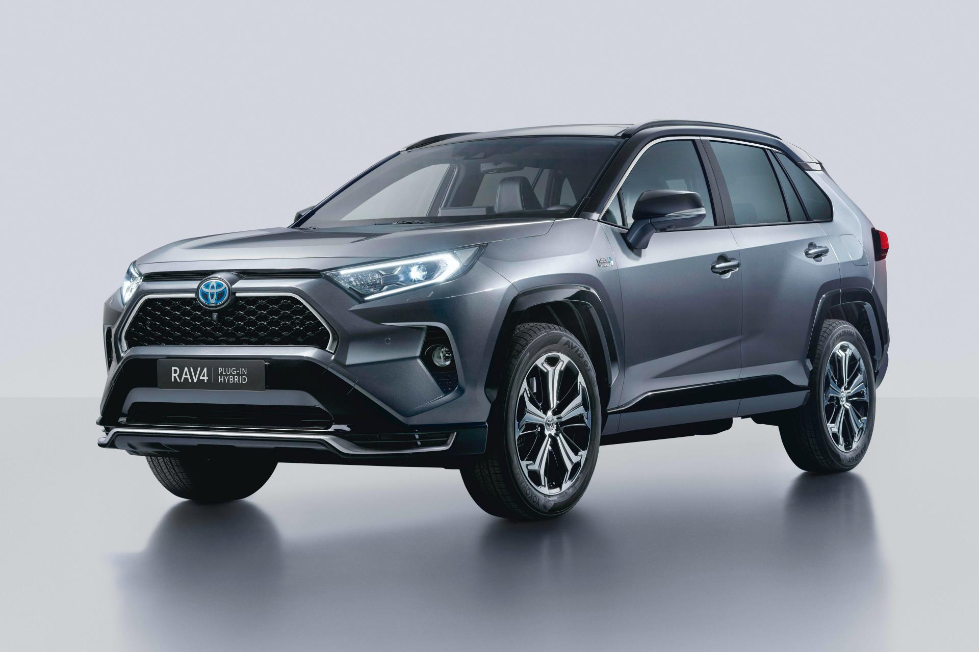 Noua Toyota RAV4 PlugIn Hybrid oferă o autonomie electrică suficientă