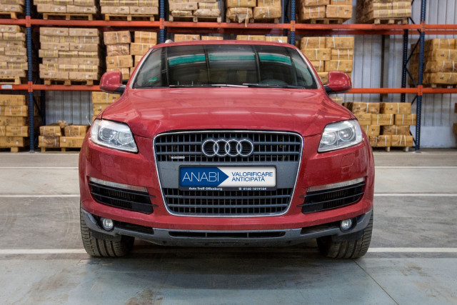 Masini confiscate licitatie Audi Q7 (1)