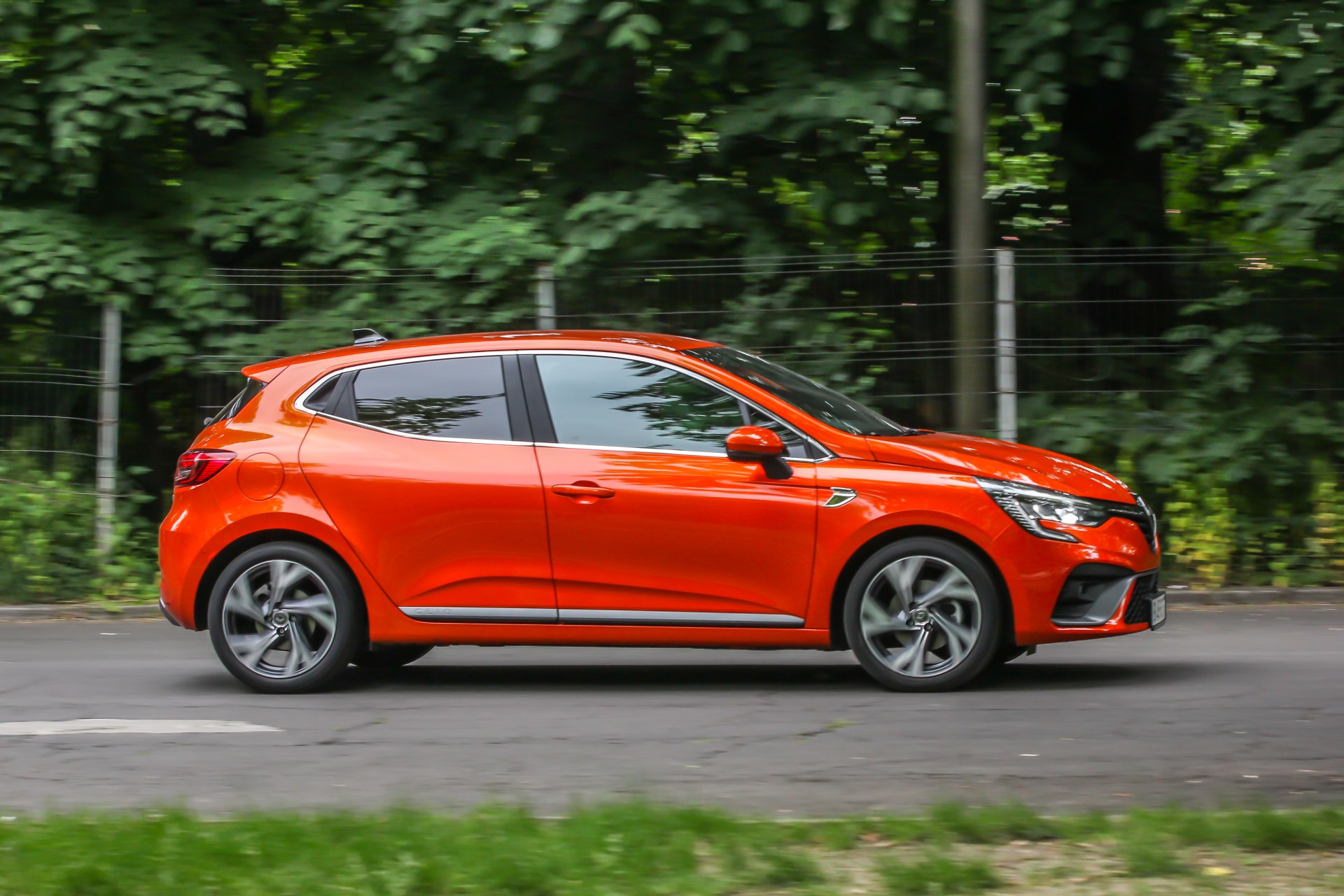 Test drive Renault Clio V. Modelul își păstrează vocația de mașină de