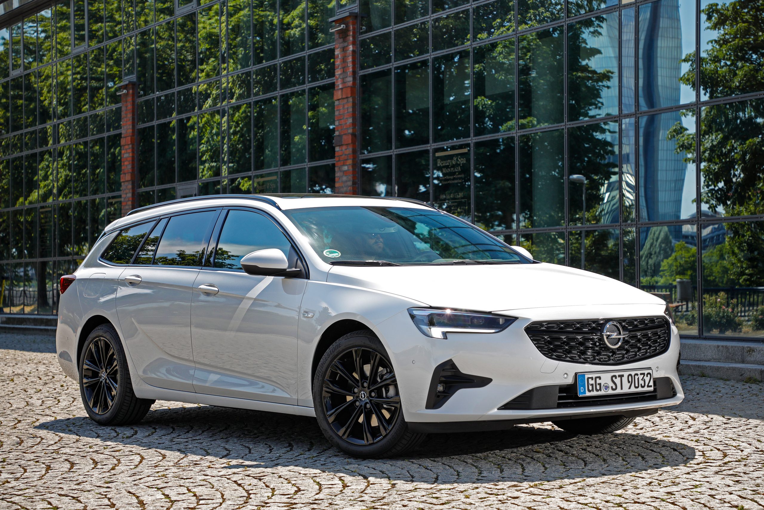 Опель универсал 2019. Опель Инсигния 2021. Опель Инсигния 2020. Opel Insignia 2021 универсал. Опель Инсигния 2021 новый.