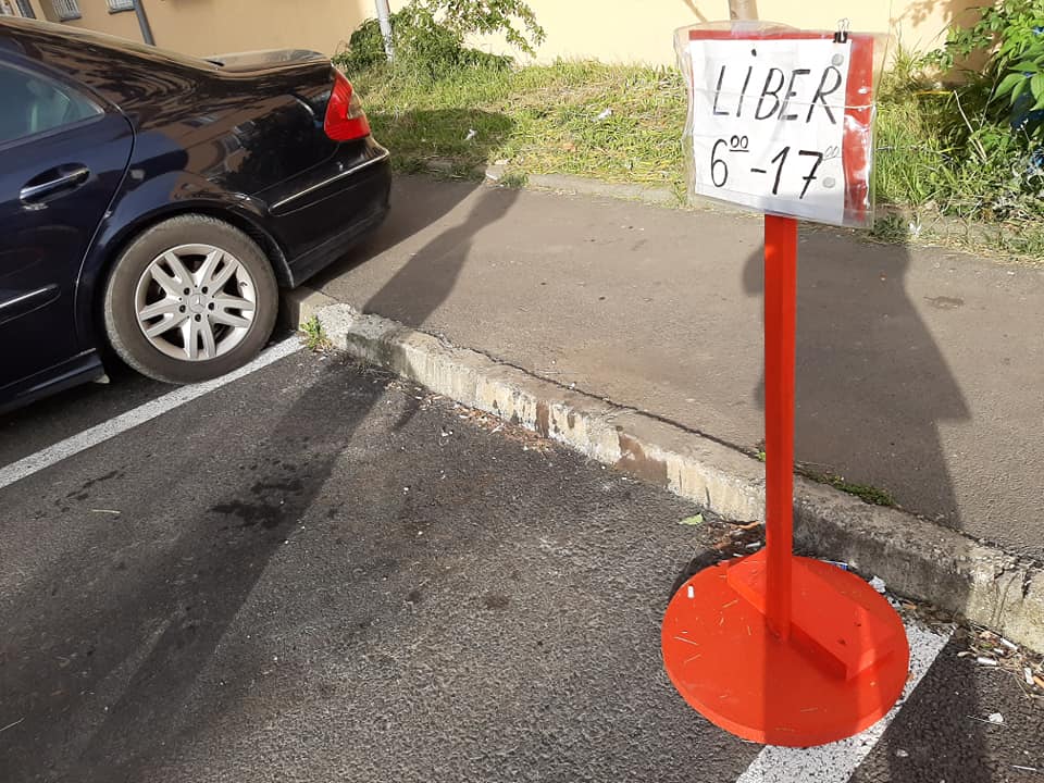 Un brașovean a găsit rezolvarea problemei insuficienței locurilor de parcare