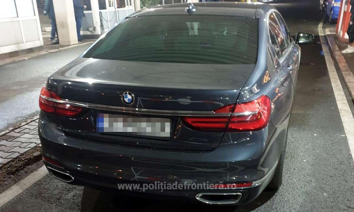 Un român a încercat să scoată din țară un BMW Seria 7