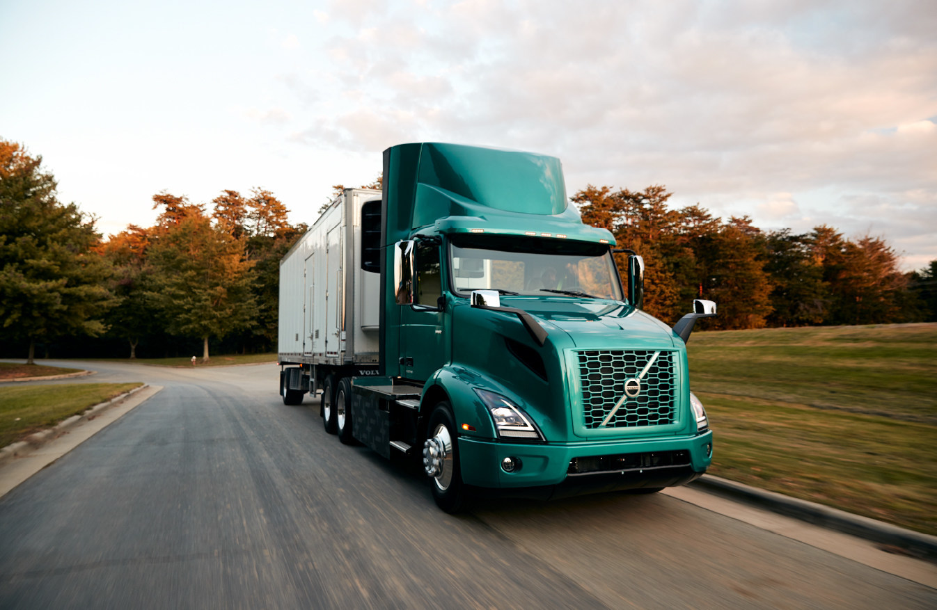 Volvo semi track