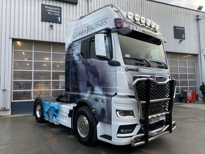 What Does The Man Game Of Thrones Truck Look Like Fans Of The Series Turn Their Heads After Him In Traffic