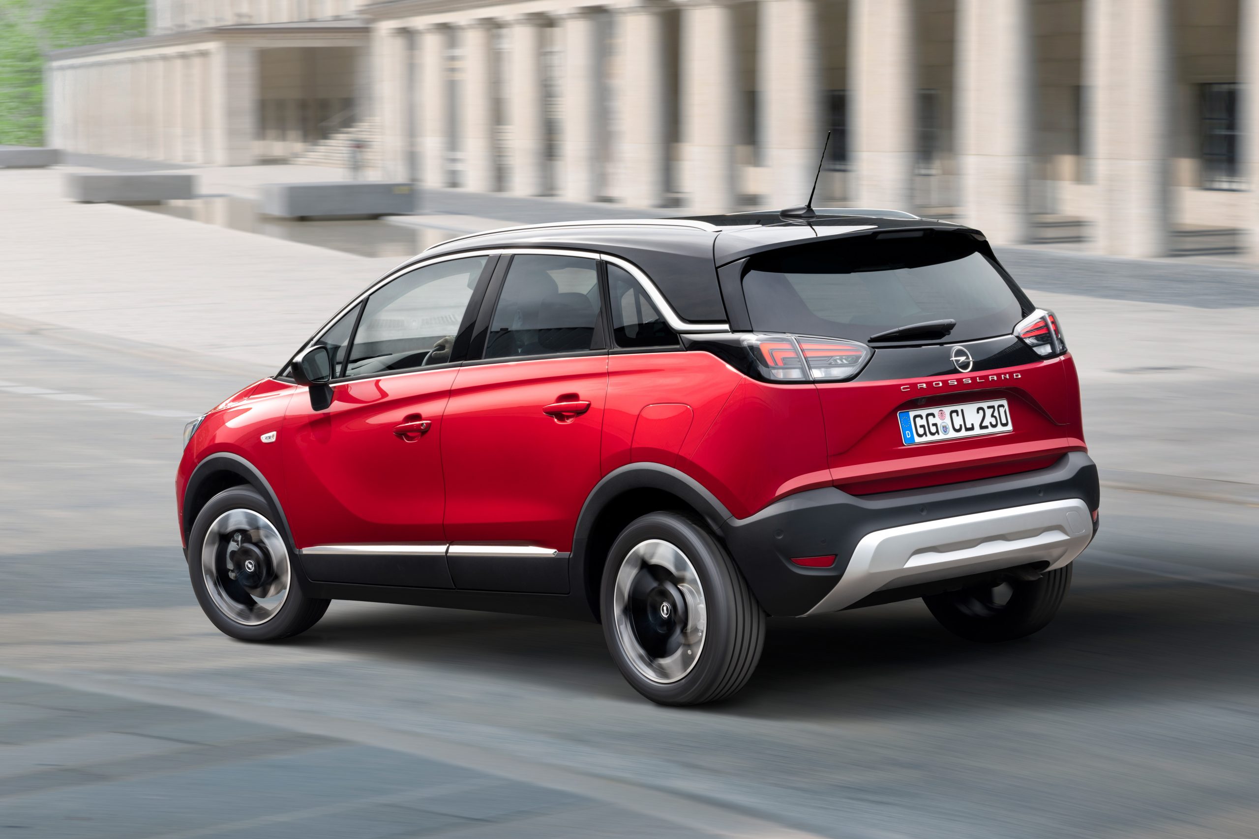 Top 10 cele mai ieftine SUV-uri mici de vânzare în România Opel Crossland 2