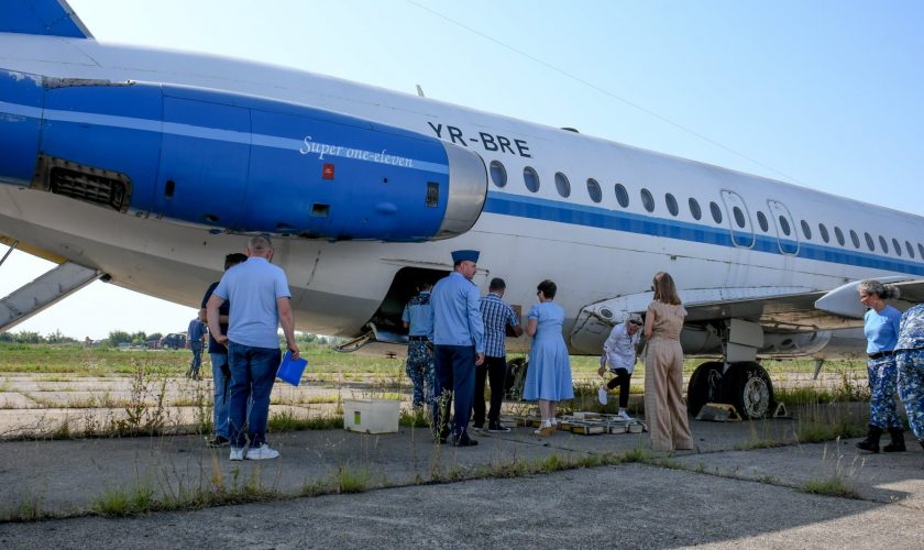 avionul lui Ceaușescu donat muzeului aviației