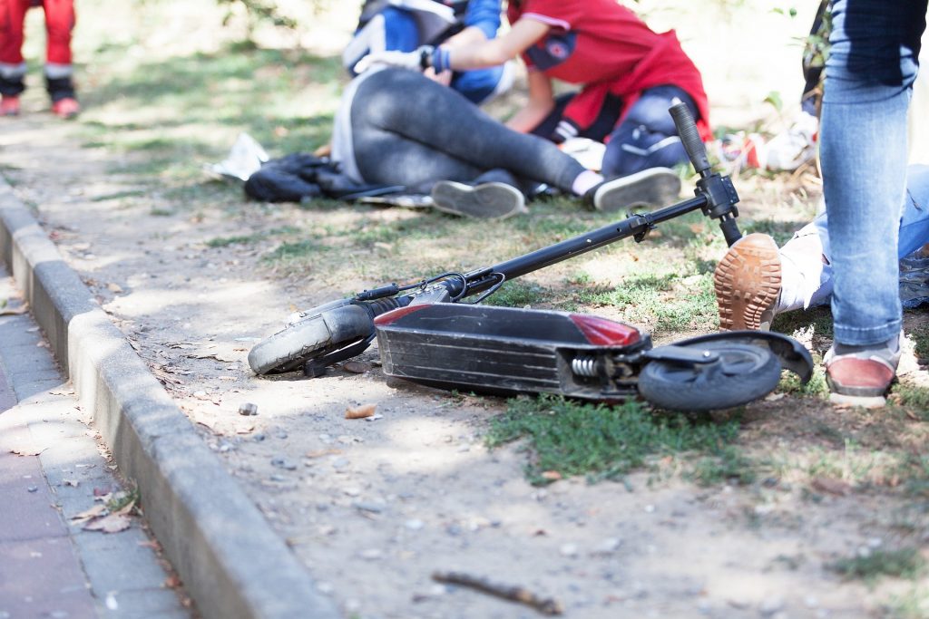 sute de accidente trotinete electrice