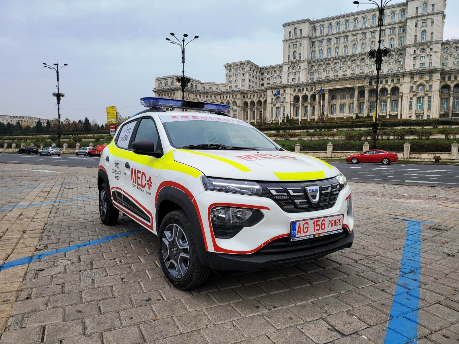 Cum arată prima ambulanță DACIA SPRING din România