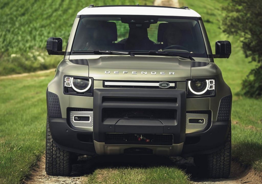 We know what the future Land Rover Defender 130 will look like. The model will make its debut this year thumbnail