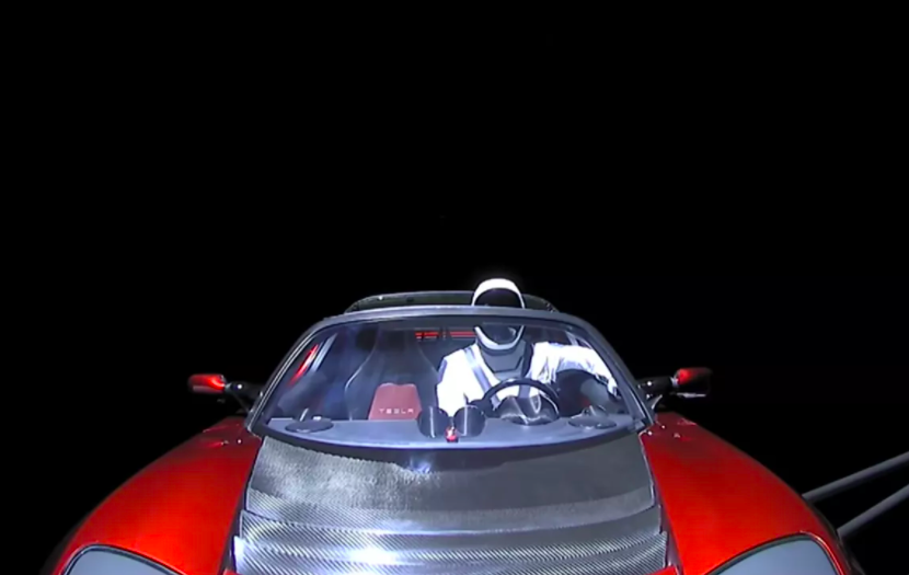 Roadster-ul lui Elon Musk a parcurs aproape 3,2 MLD. km în spațiu thumbnail