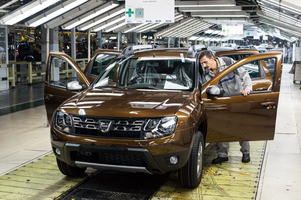 Sindicatul Dacia avertizează: producția la Mioveni va scădea, iar 1.200 de angajați ar putea fi concediați