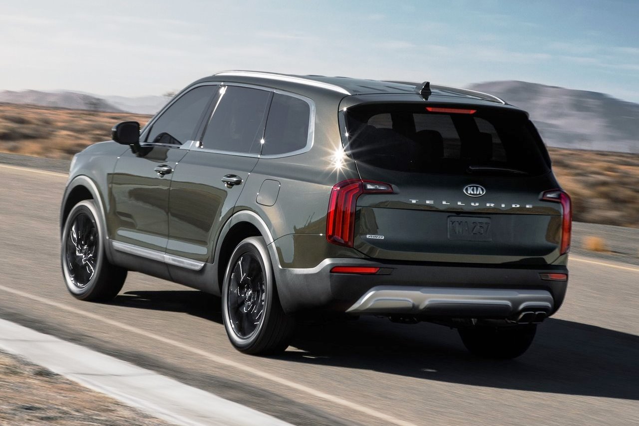 Kia a dezvăluit o primă cu viitorul SUV Telluride