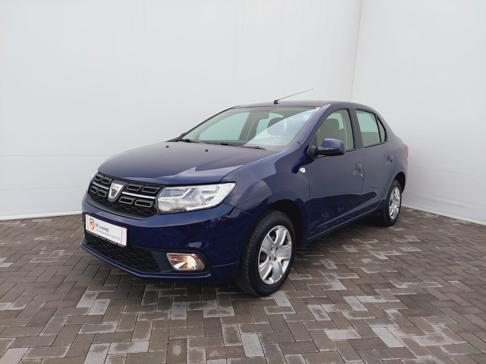 Cât costă o Dacia Logan după 100.000 de km? BT Leasing are la vânzare