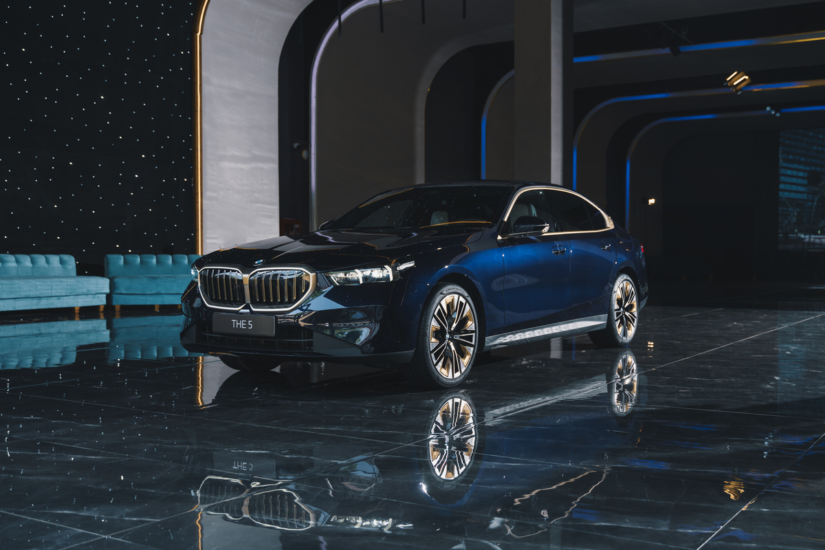 BMW a dezvăluit noua generație a Seriei 5. Vor fi disponibile și ...