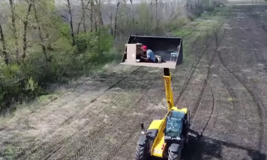 Ukrainian farmers demining fields with 