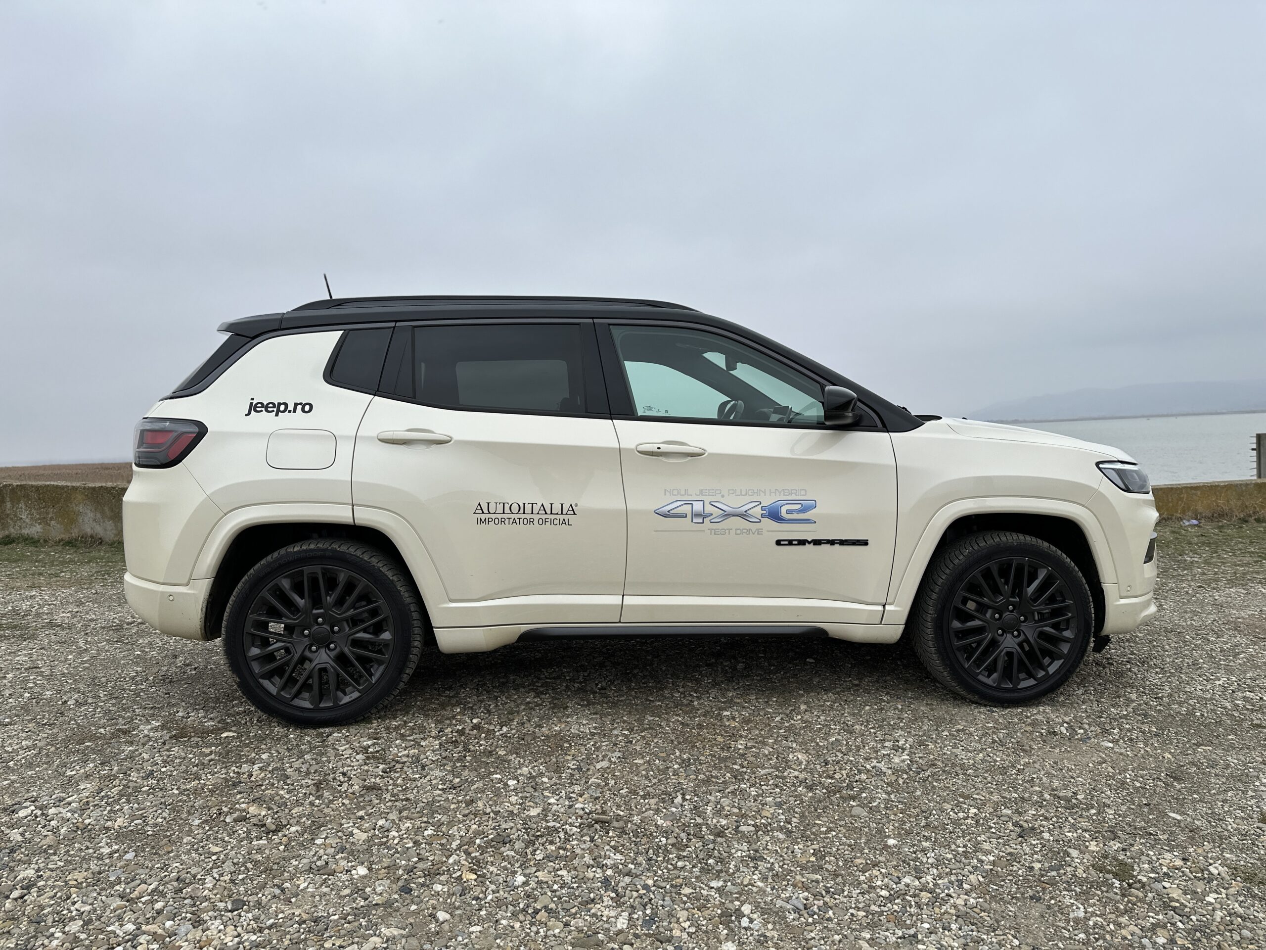 Test drive Jeep Compass 4XE - Un SUV potrivit pentru orice tip ce utilizare
