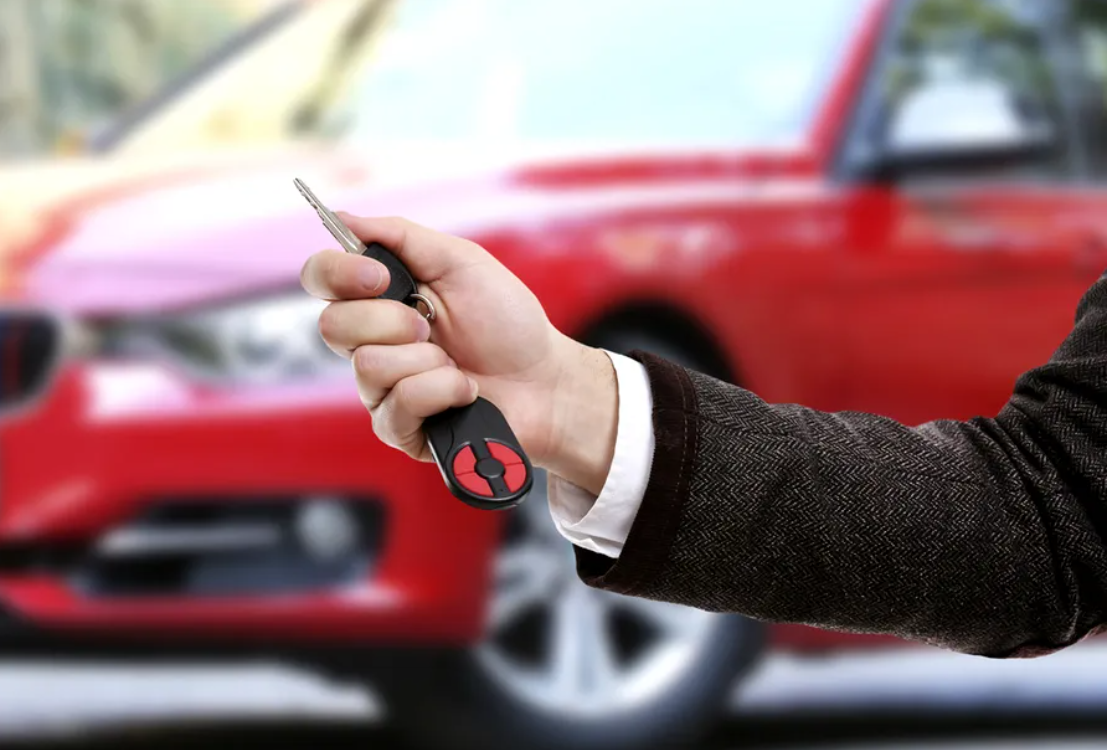 Este legal să pui anunț de vânzare auto în geamul mașinii?