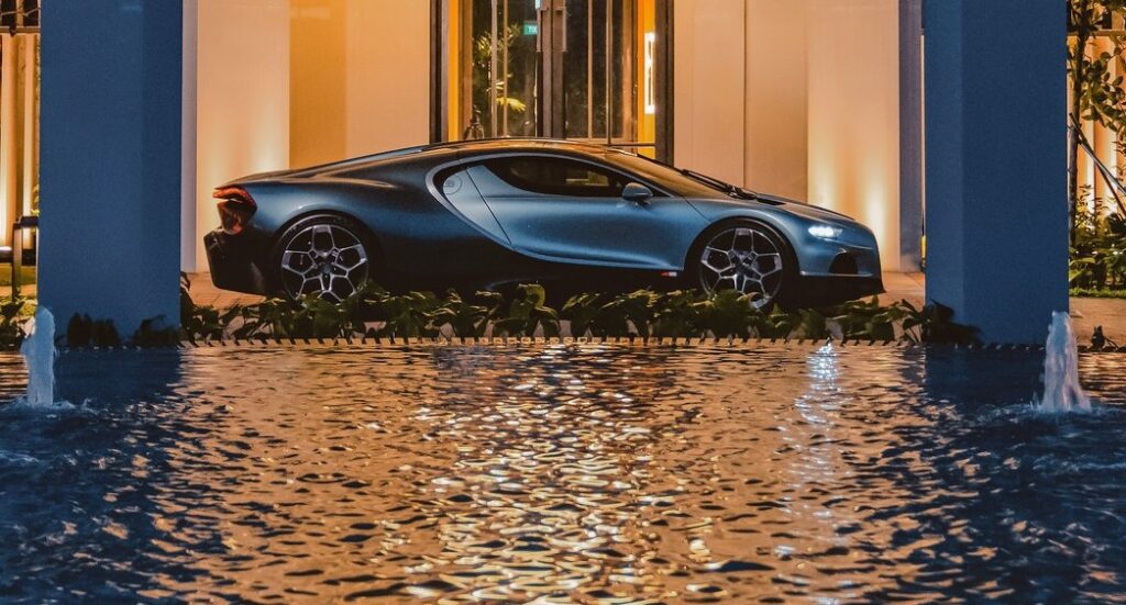 Motor hibrid de 1800 CP, doar 250 exemplare în lume, preț de patru milioane de euro! Descoperă noua achiziție extravagantă care îmbogățește colecția sa spectaculoasă de mașini super sport!
