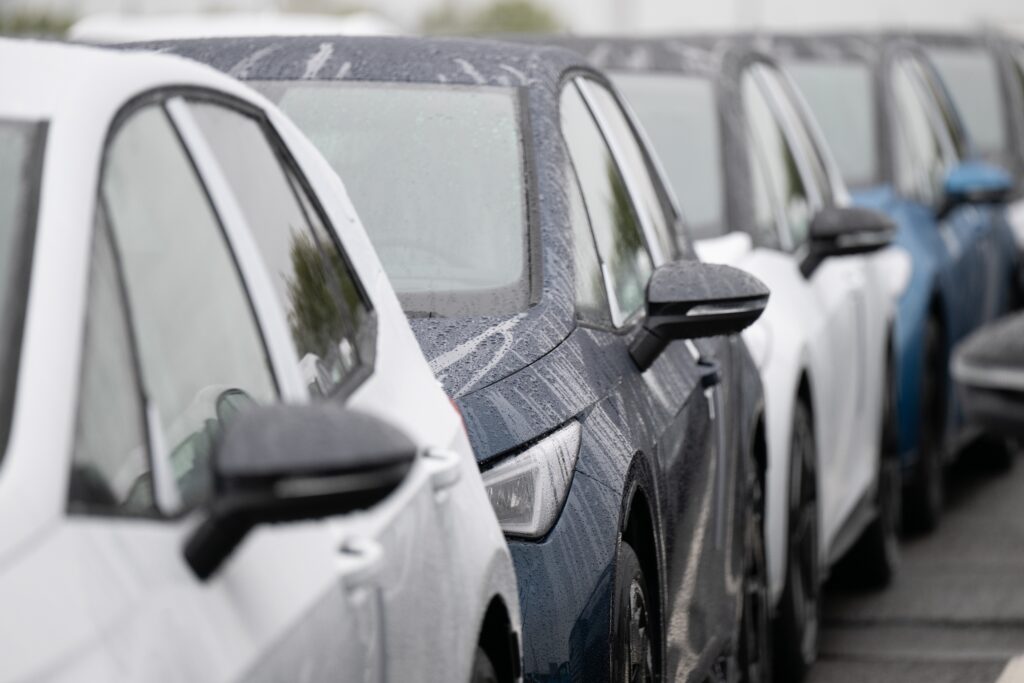 Licitație pentru vânzarea mașinilor abandonate în Arad