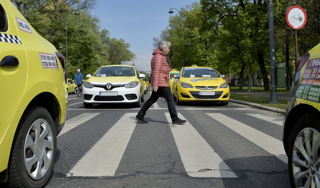 Obligațiile Șoferilor la Trecerea de Pietoni: Noul Cod Rutier