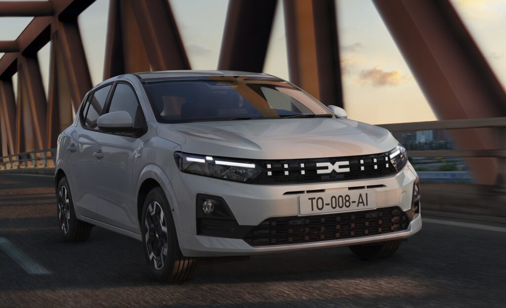 Dacia Sandero, a doua cea mai bine vândută mașină din Europa în noiembrie. Prăbușire totală pentru Tesla