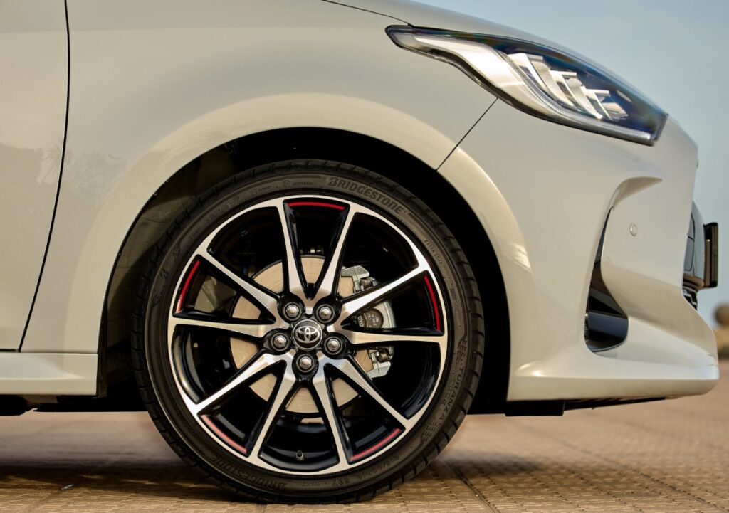 Românii preferă mașinile noi hibrid și pe gaz, dar cele mai comercializate vehicule sunt SH