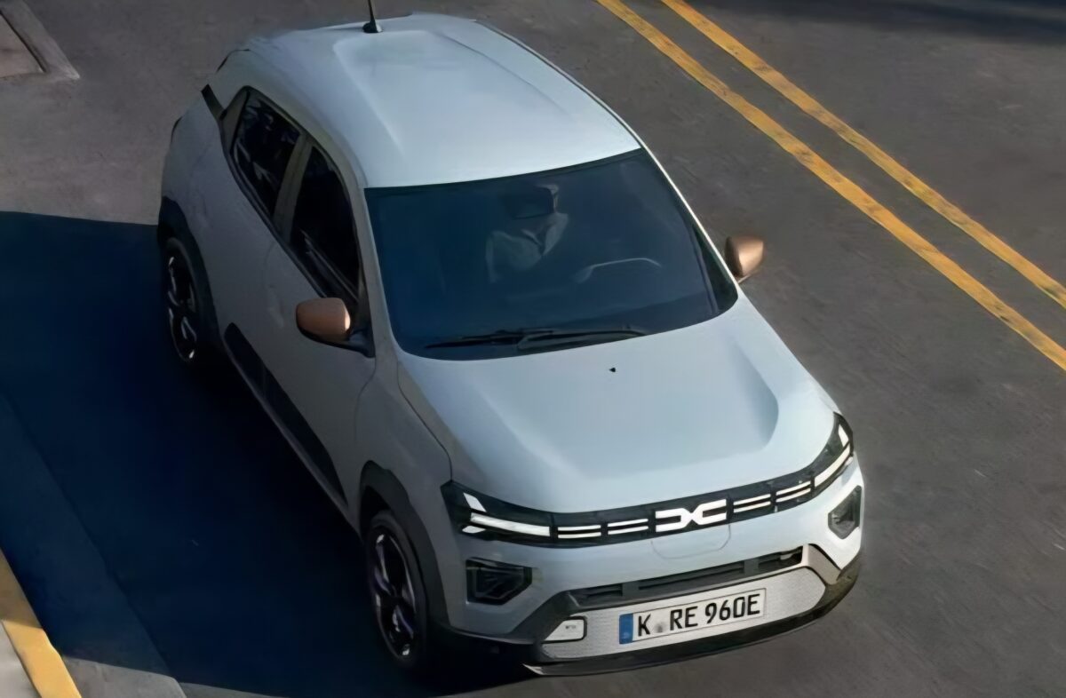 dacia spring fotografiata de sus