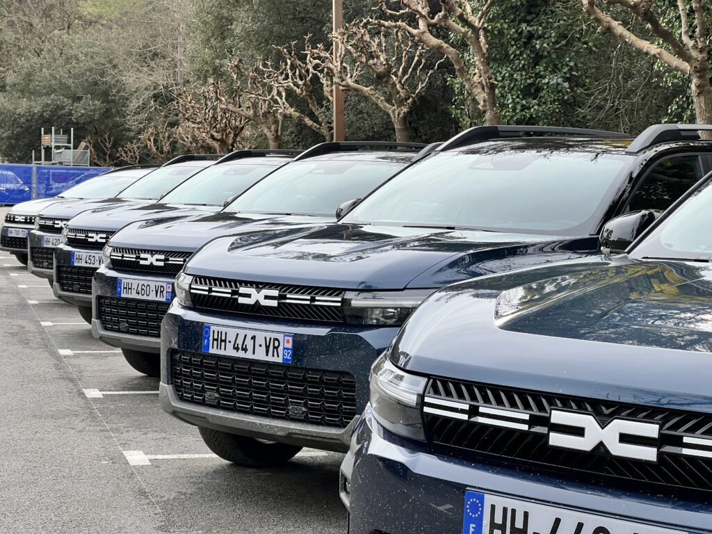 Dacia în Motorsport: Colaborarea Strategică cu FRAS