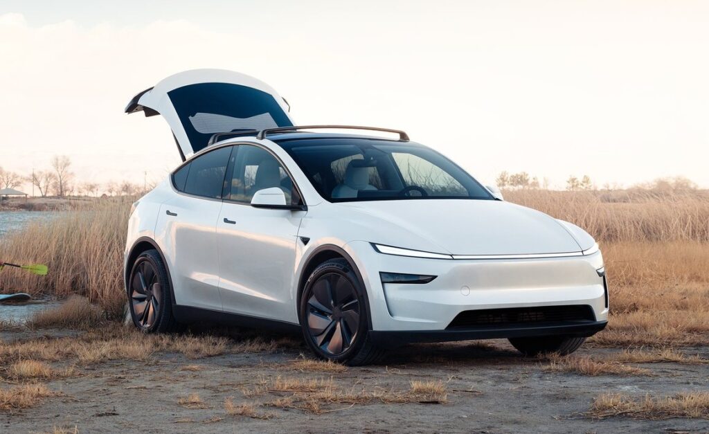 Tesla Model Y cu 7 locuri: Disponibil acum în România!