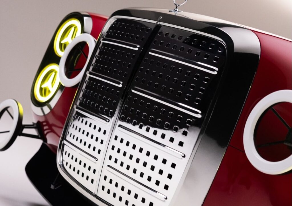 Reîntoarcerea legendarului Porc Roșu de la Mercedes-Benz