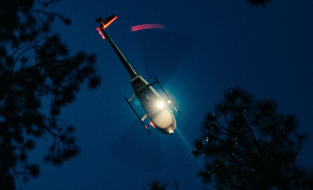 Primarul din Brebu Nou zboară cu elicopterul, fără utilități