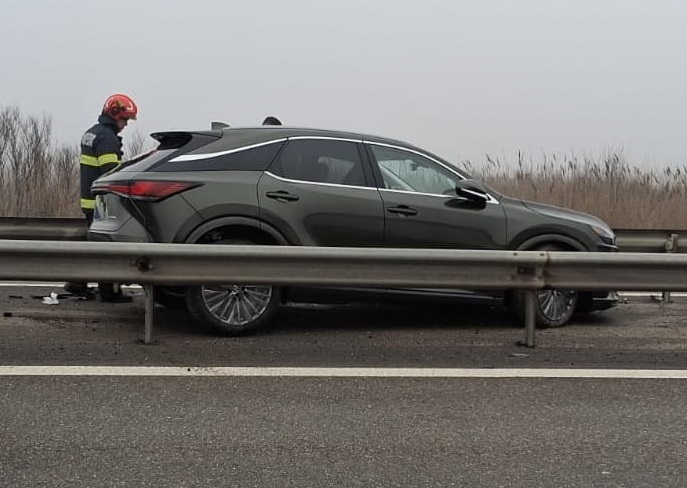 A1: Autoturism căzut de pe autoplatformă, intervenție rapidă A1: Autoturism căzut de pe autoplatformă, intervenție rapidă