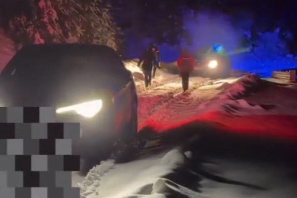 Turiști din București salvați de jandarmi în Dâmbovița