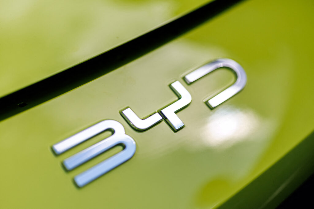 Pentagonul vizează BYD și Alibaba pentru legături militare