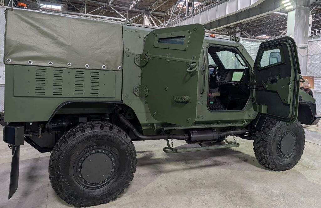 Video | Un general român arată cum investițiile în echipamente militare duc la vehicule civile mai bune: Cum ajungi să ai o „super-frână la camioanele civile”