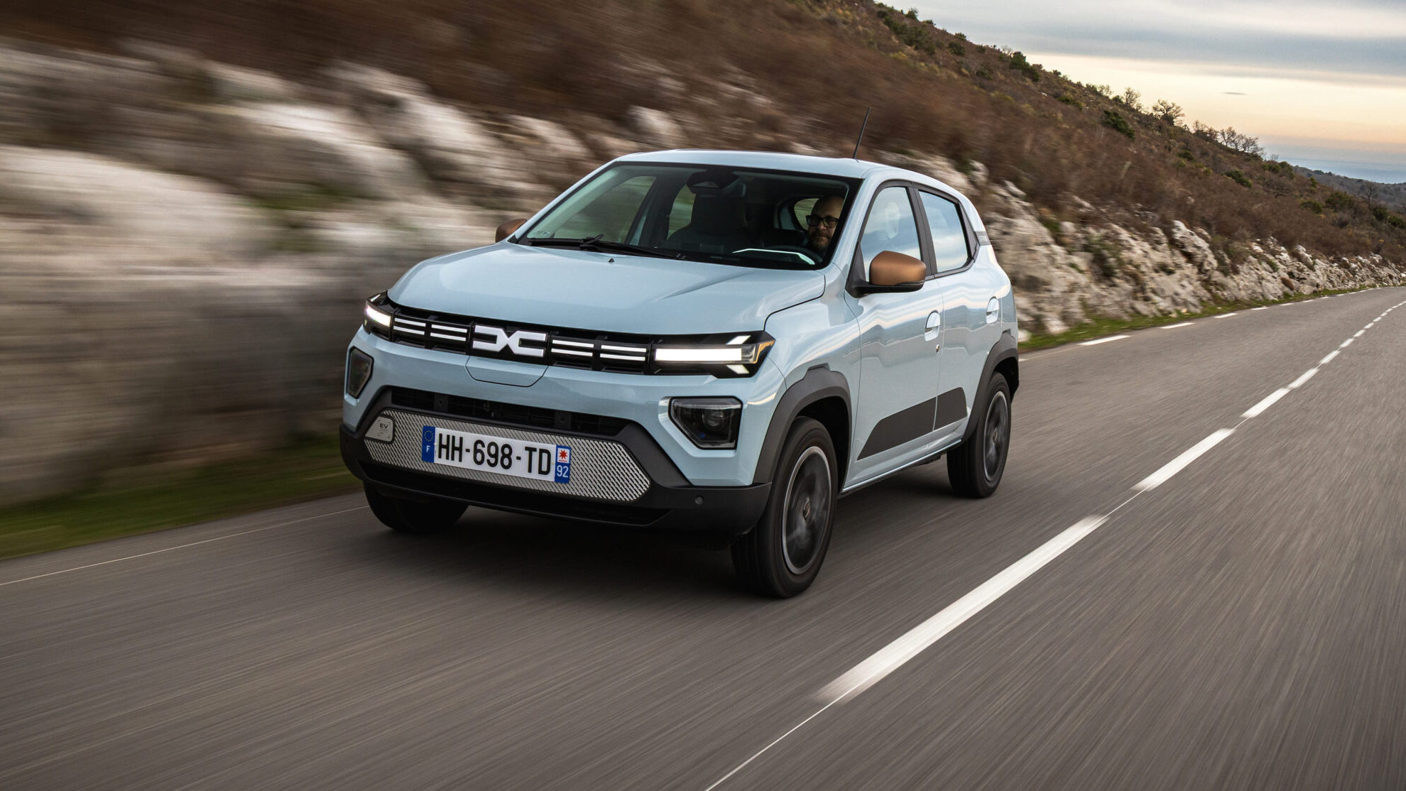 Dacia Spring rămâne liderul segmentului electric în România. Piața de ...