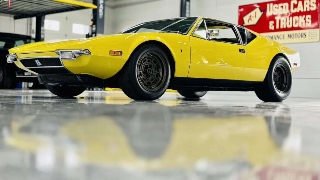 Foto | CEO-ul Ford își vinde modelul DeTomaso Pantera. Licitația pleacă de la 126.000 de dolari