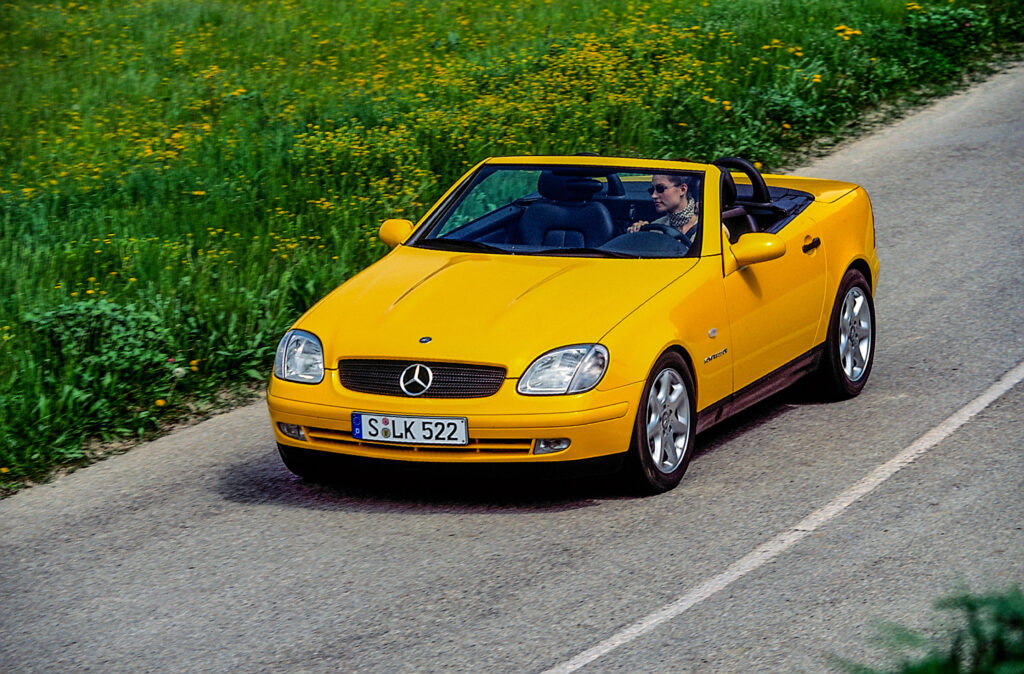 Foto | Mercedes-Benz SLK aniversează 30 de ani. A fost primul model al germanilor cu acoperiș retractabil din metal