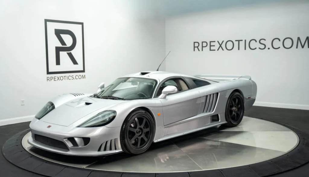 Saleen S7, din 2003, care a apartinut in trecut si actorului Paul Walker, scos la licitatie / Sursa: Classic.com
