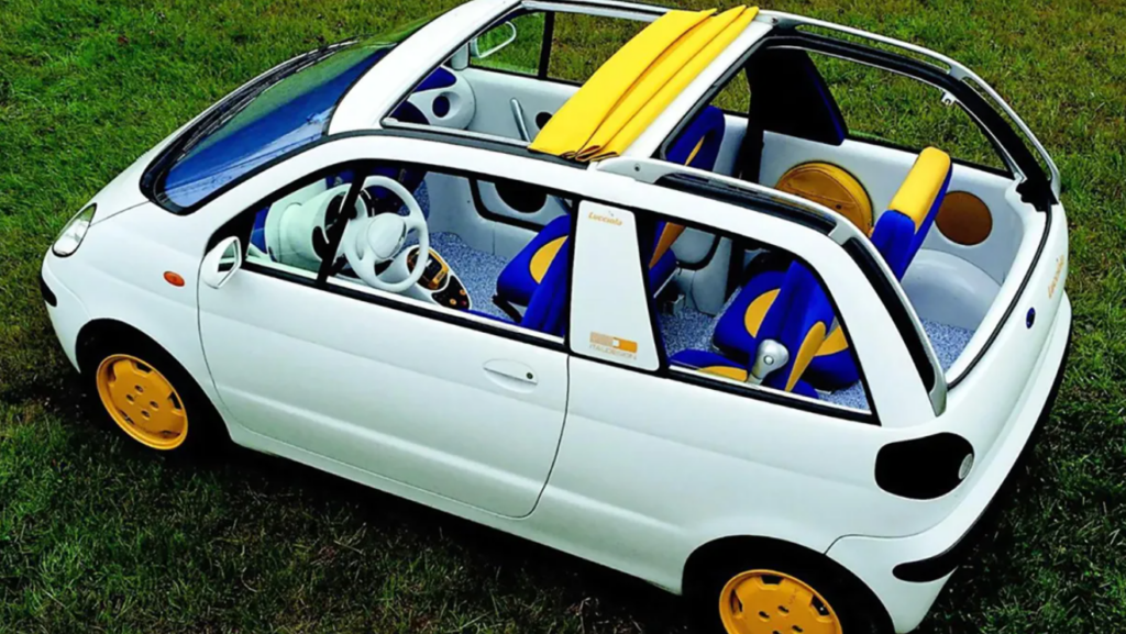 Giorgetto Giugiaro a conceput un design de Fiat 500 decapotabil, cu motor electric si range-extender, care a fost cumparat ulterior de Daewoo si vandut ca Matiz