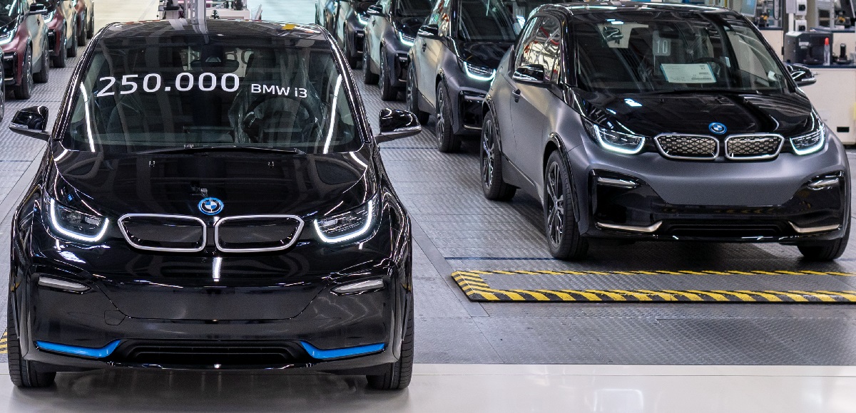 BMW a produs doar 250.000 de modele i3, inainte de a renunta la acest vehicul electric care se dorea revolutionar pentru intreaga industrie auto globala