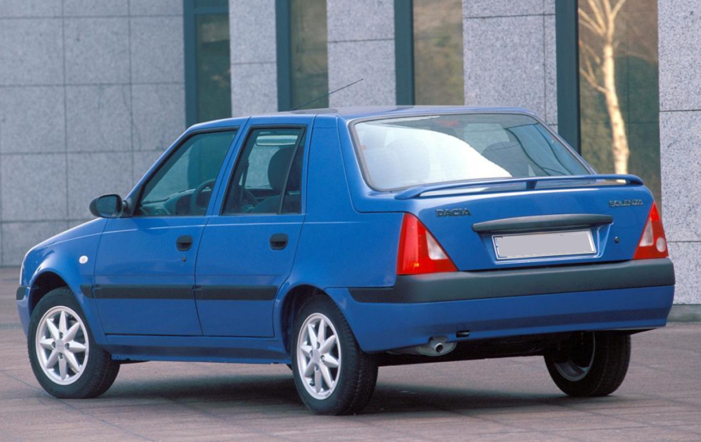 Dacia Solenza, model lansat in anul 2003, care a fost produs pana in 2005, când a inceput productia modelului Logan