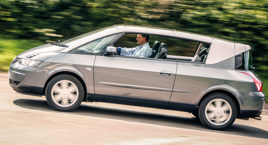 Renault Avantime este o combinație între monovolum, coupe și un grand tourer, dar care nu a avut succesul comercial dorit (Sursa foto: Renault)