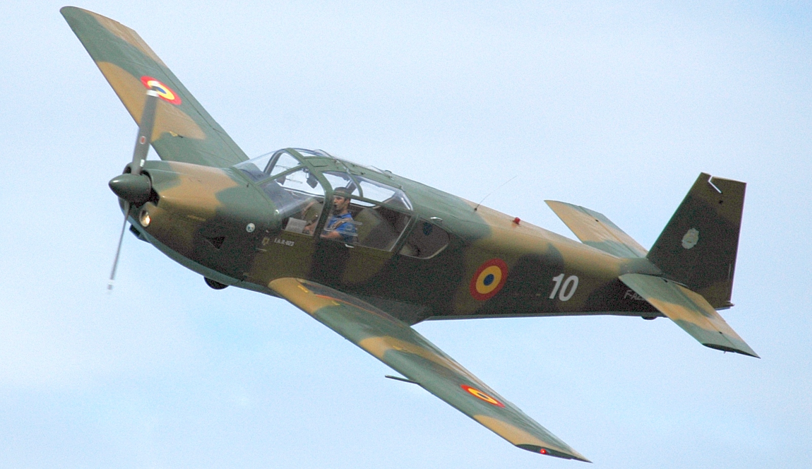 avion iar-823 in zbor