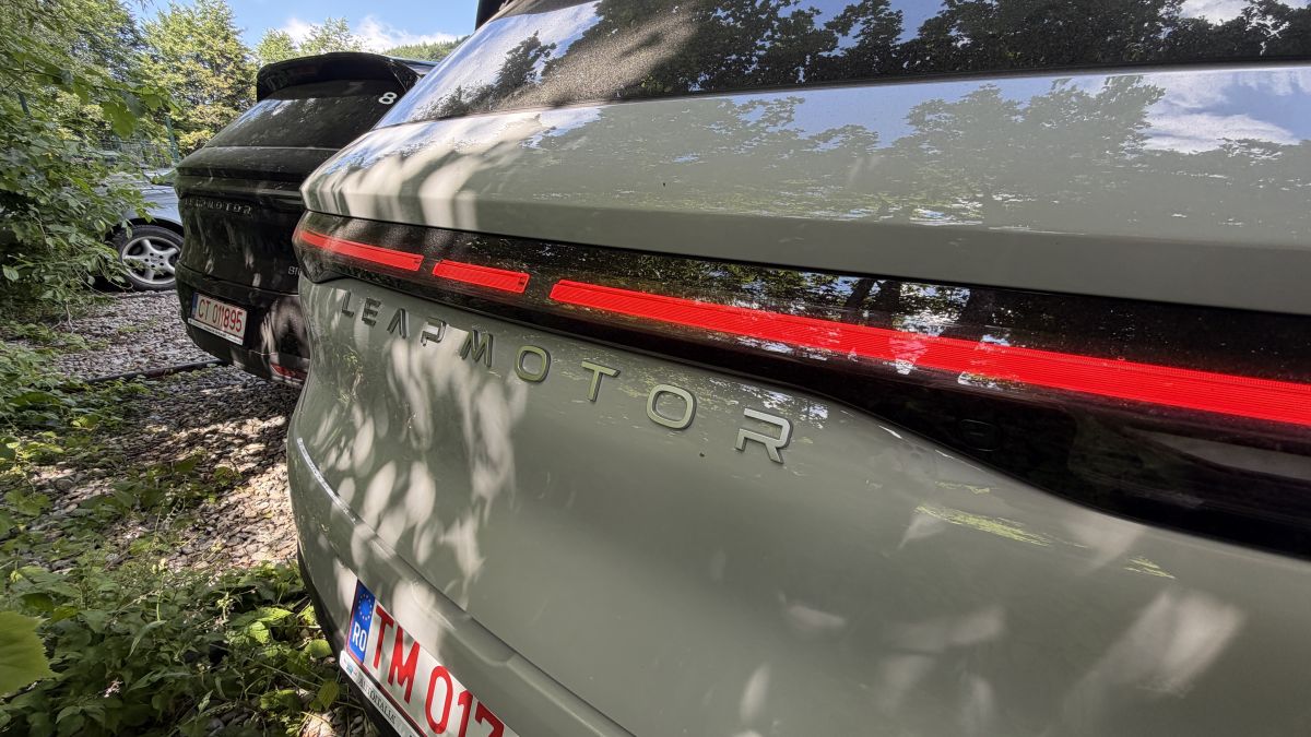 Leapmotor B10 Hybrid EV debutează în România. SUV-ul electric cu range ...