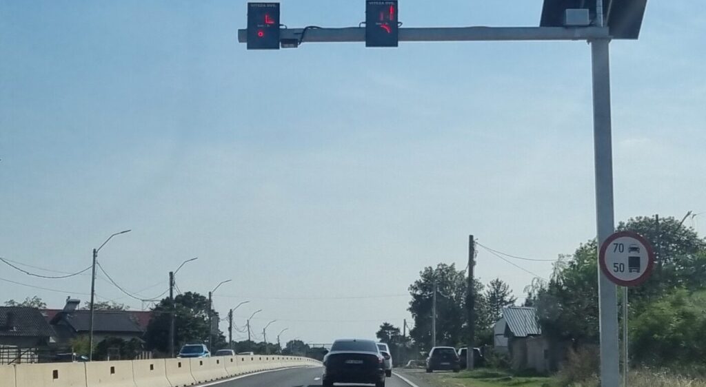 Radare fixe locale, montate pe DN1, care măsoară viteza dar nu informează Poliția în cazul nerespectării limitei legale
