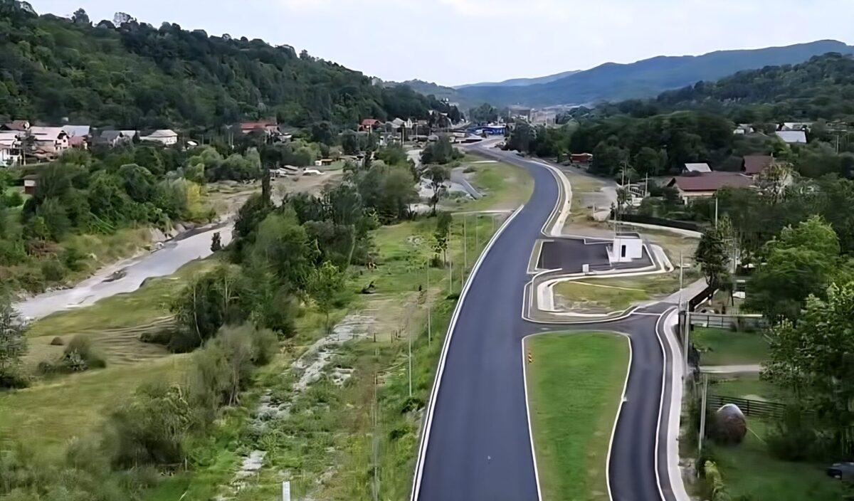 Imagine aeriana cu Centura ocolitoare a localitatii Comarnic (Sursa: Facebook / Daniel Virgiliu-Daniel Nanu)